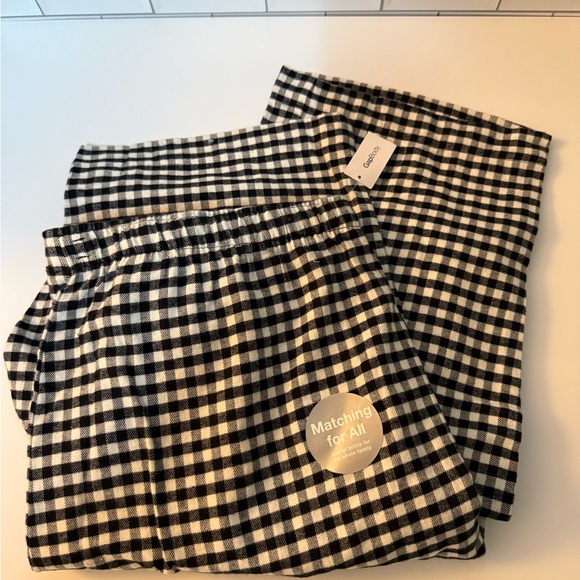 Gapbody Other - GapBody Black and White Checkered Men’s Bottoms